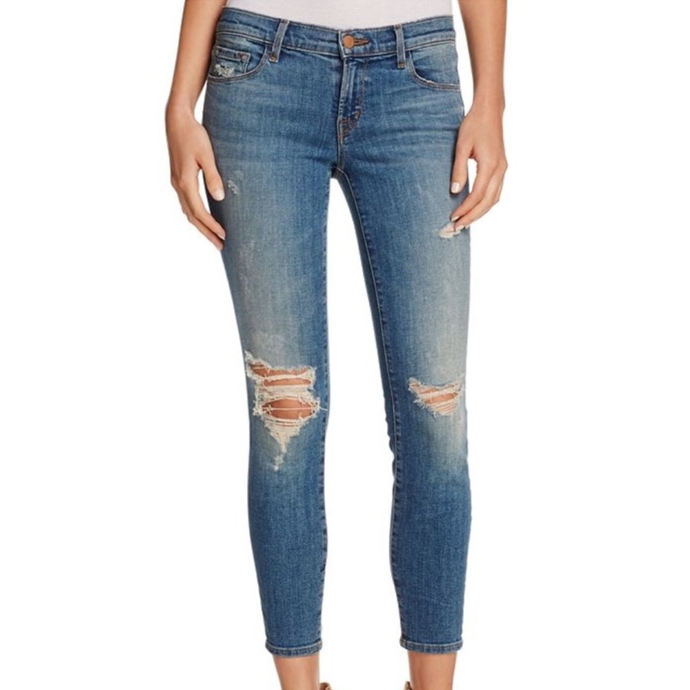J Brand Low Rise Distressed Cropped Skinny Jean in Mischief